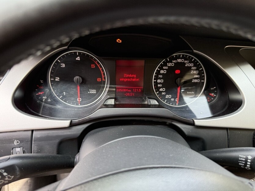 Audi A4 (B8)