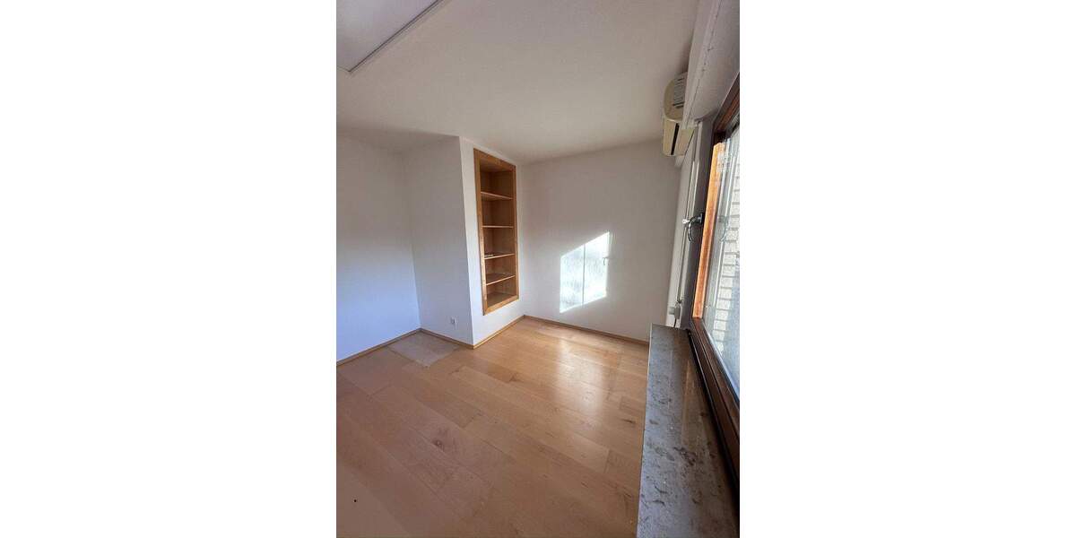 Bungalow Solingen Gräfrath - 6 Zimmer, 228 m&sup2;, 675.000&euro; | Angebot:24668153