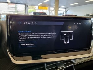 Peugeot 2008 Allure Klimaautom. Alu Allwetter Android Appl 14.715 km 18.980 &euro; HAAN 42781