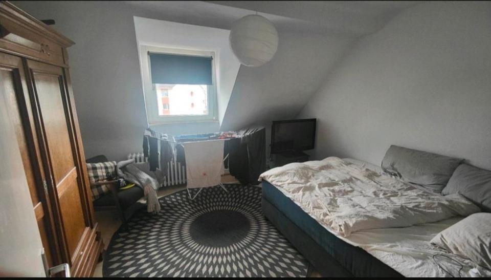 Dachgeschoßwohnung Düsseldorf Oberbilk - 2 Zimmer, 69 m&sup2;, 1.300&euro; | Angebot:27600970