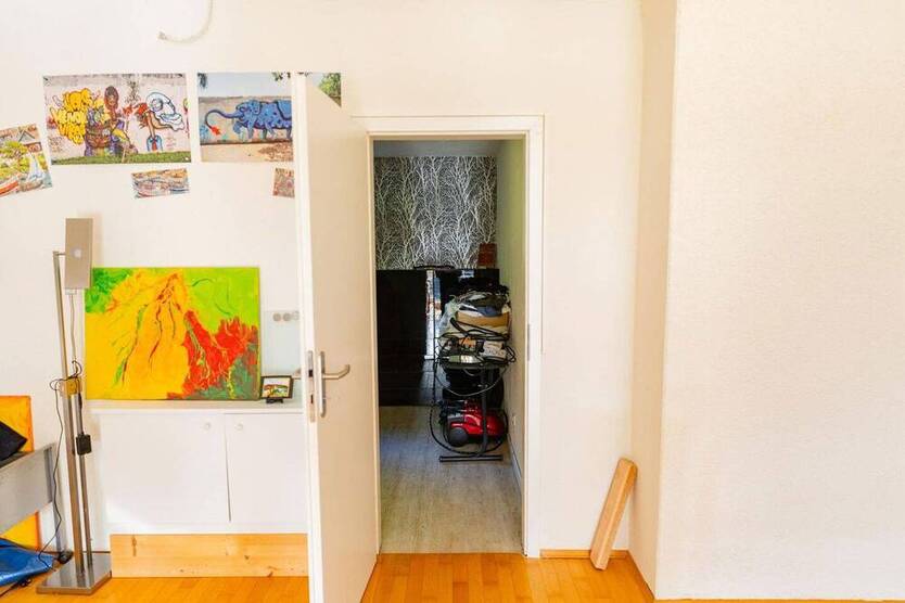 Stadtnah im Grünen - großes Haus mit Garten, Galerie und Doppelgarage