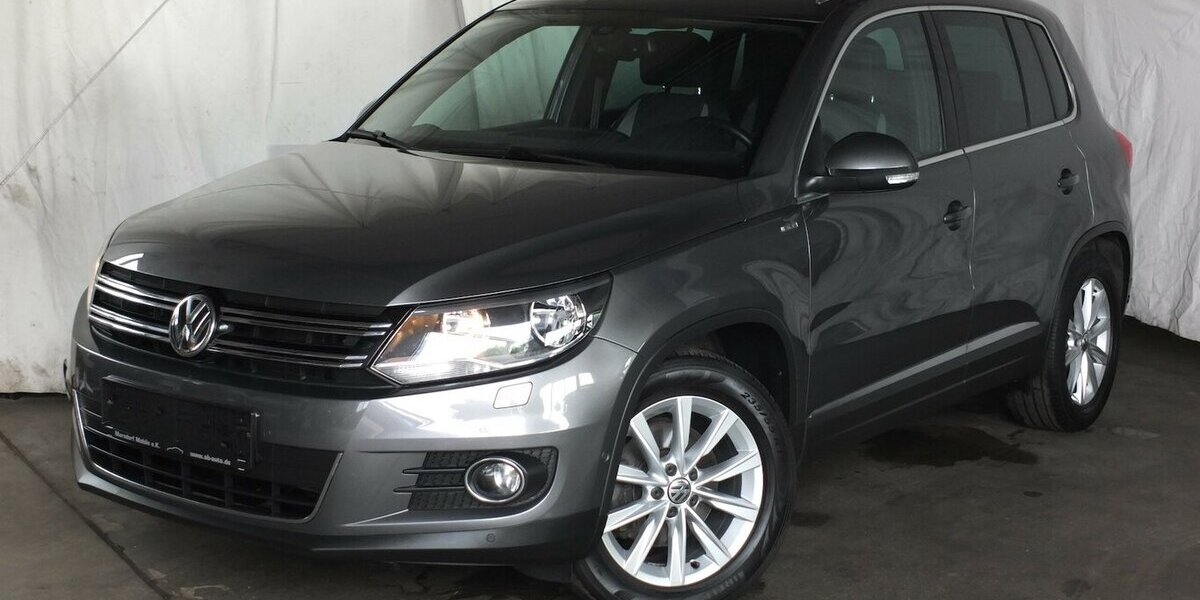 VW Tiguan LIFE NAVI AHK PARKPILOT SHZ BLUETOOTH 124.710 km 11.904 &euro; Köln 50858