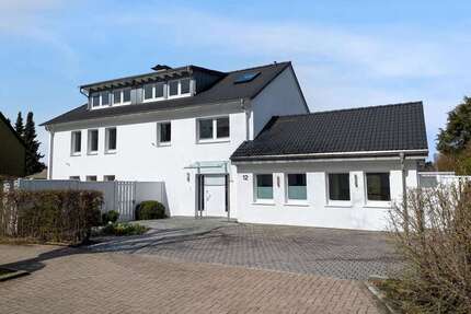 Haus Halver - 11 Zimmer, 389 m&sup2;, 799.000&euro; | Angebot:26002286