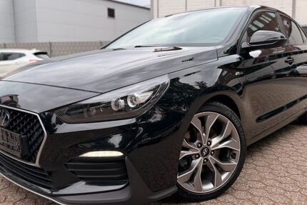 Hyundai i30 125.000 km 13.750 &euro; Düsseldorf 40233
