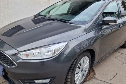 Ford Focus 99.500 km 8.900 &euro; Leverkusen 51381