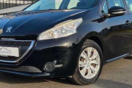 Peugeot 208 98.000 km 5.800 &euro; Köln 51107