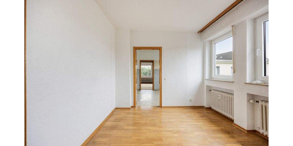 Großzügiges Einfamilienhaus mit zwei Einliegerwohnungen in Odenthal Eikamp - Mehrfamilienhaus, Wohnhaus Odenthal / Eikamp Eikamp | Angebot:25900153