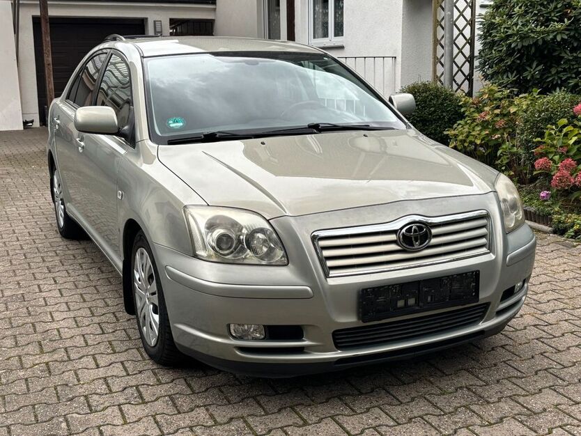 Toyota Avensis 159.000 km 5.490 € Köln 51145