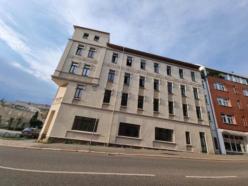 13-Familienhaus + 1 Gewerbeeinheit | Fast fertig renoviert | zimmer