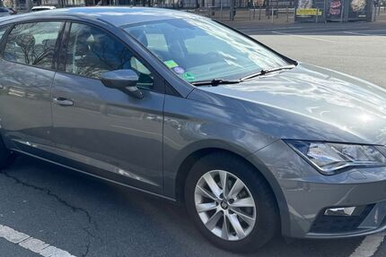 Seat Leon 48.500 km 14.900 &euro; Düsseldorf 40233