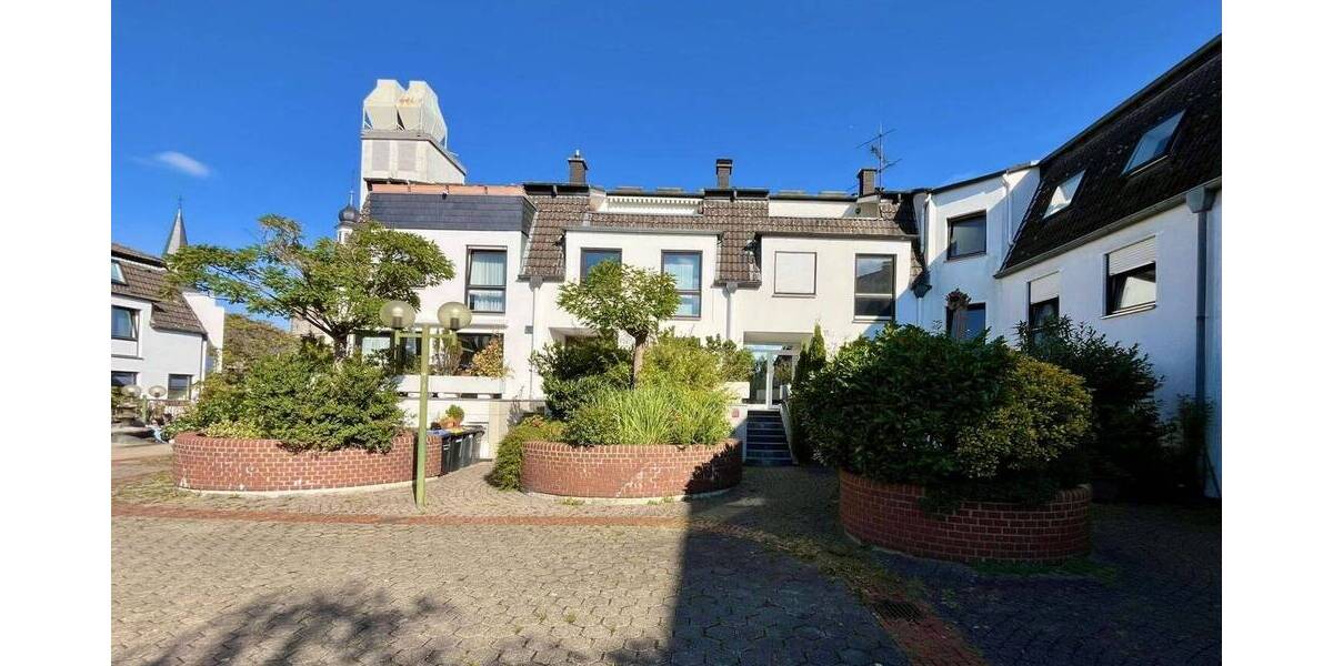 Leben in der Innenstadt: Gepflegtes Reihenmittelhaus samt Dachterrasse und TG-Stellplatz 5 zimmer