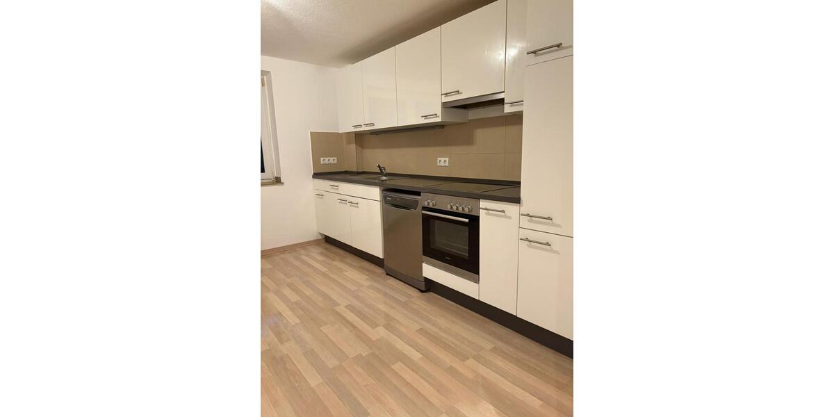 Erdgeschoßwohnung Düsseldorf Stadtbezirk 3 - 3 Zimmer, 82 m&sup2;, 1.400&euro; | Angebot:27626201