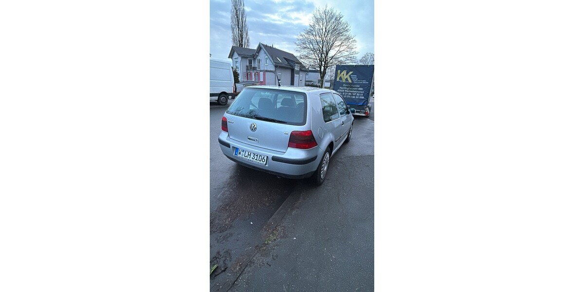 VW Golf 4 90.000 km 5.500 € Wuppertal 42275