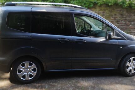 Ford Tourneo Courier 125.284 km 7.900 &euro; Köln 50937