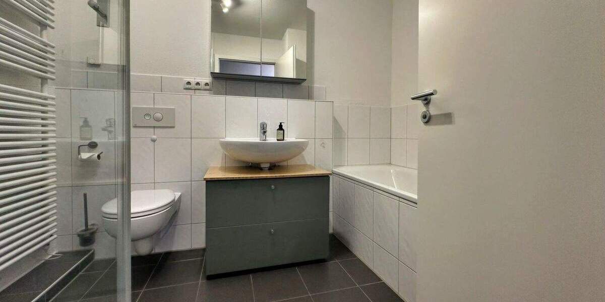 Etagenwohnung Köln Niehl - 4 Zimmer, 85 m&sup2;, 520.000&euro; | Angebot:24049698