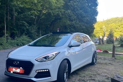 Hyundai i30 108.000 km 11.650 &euro; Leverkusen 51381