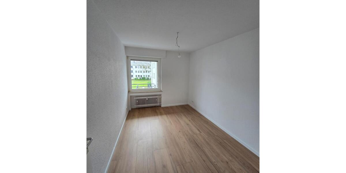 Etagenwohnung Neuss Augustinusviertel - 1 Zimmer, 77 m&sup2;, 889&euro; | Angebot:25854645