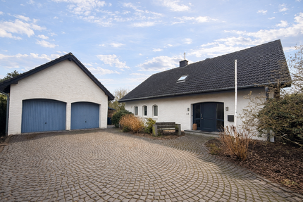 Haus Grevenbroich - 6 Zimmer, 170 m&sup2;, 1.800&euro; | Angebot:24817701