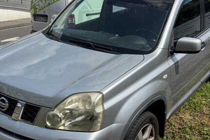 Nissan X-Trail 215.500 km 2.980 &euro; Gevelsberg 58285