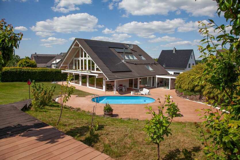 Haus zum Kaufen in Wermelskirchen 950.000 € 250 m²