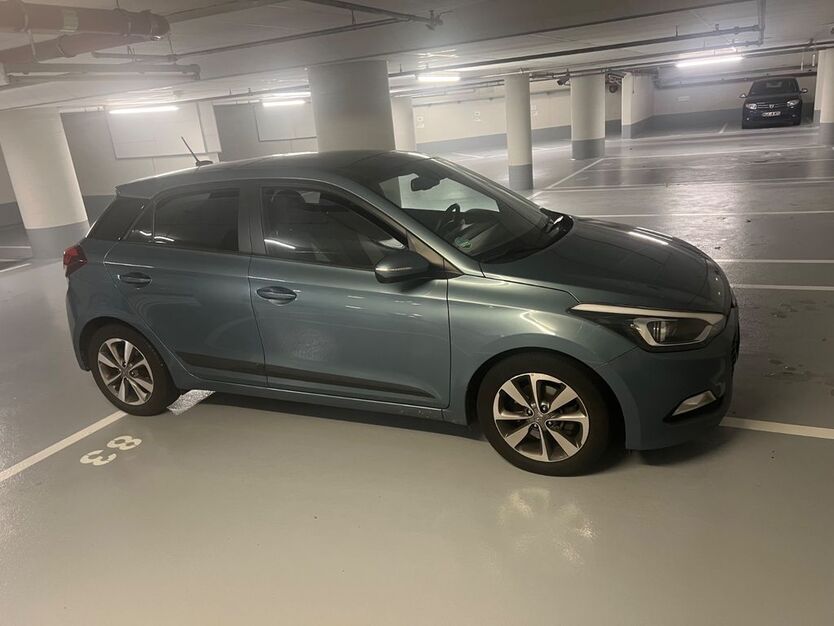 Hyundai i20 115.000 km 8.700 € Düsseldorf 40547