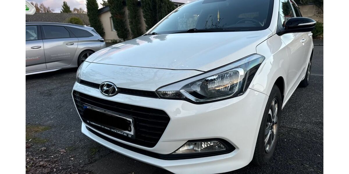 Hyundai i20 67.000 km 9.900 &euro; Köln 51061
