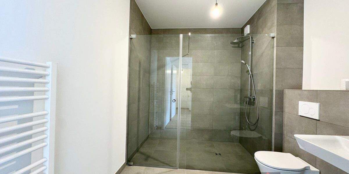 Etagenwohnung Düsseldorf Heerdt - 2 Zimmer, 54 m&sup2;, 1.150&euro; | Angebot:24778060