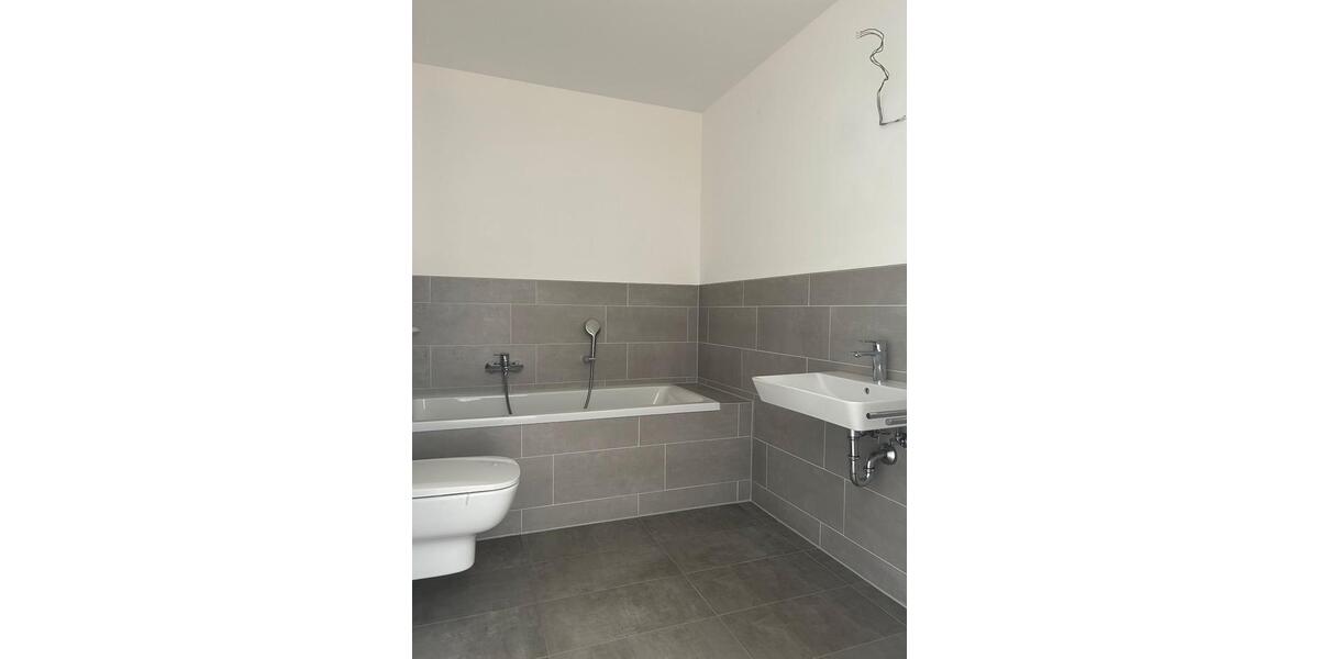 Etagenwohnung Remscheid Gemarkung Bergisch Born - 3 Zimmer, 156 m&sup2;, 1.853&euro; | Angebot:24764488