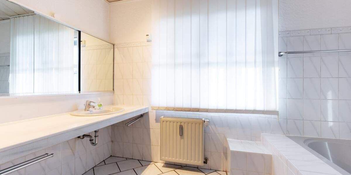 Mehrfamilienhaus, Wohnhaus Ratingen-Hösel Hösel - 1 Zimmer, 364 m&sup2;, 1.200.000&euro; | Angebot:24484319