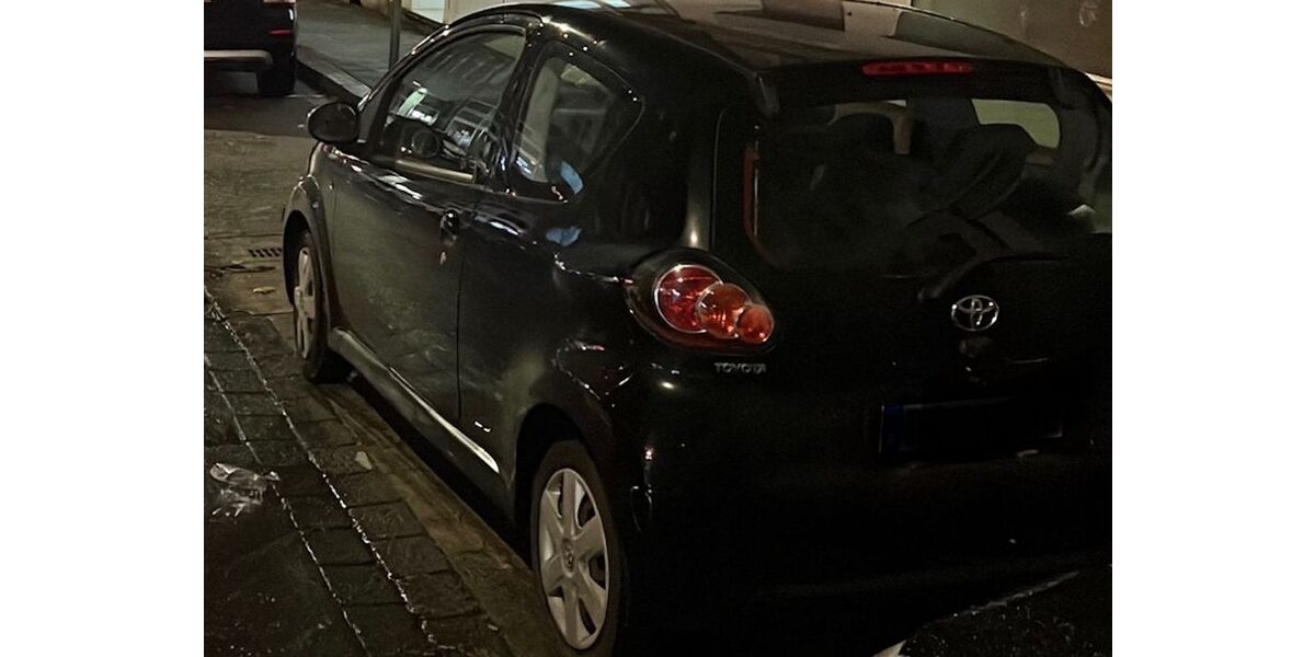 Toyota Aygo (X) 34.000 km 5.990 &euro; Düsseldorf 40211