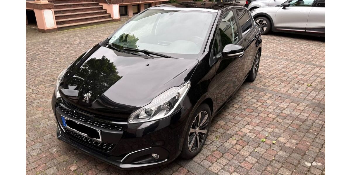 Peugeot 208 90.000 km 8.500 &euro; Düsseldorf 40223