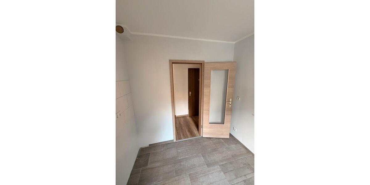 Erdgeschoßwohnung Remscheid Lüttringhausen - 3.5 Zimmer, 62 m&sup2;, 680&euro; | Angebot:24729845