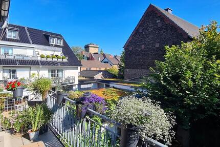 Helle, frisch renovierte 3-Zimmer-Wohnung, großer Balkon in Zons 3 zimmer
