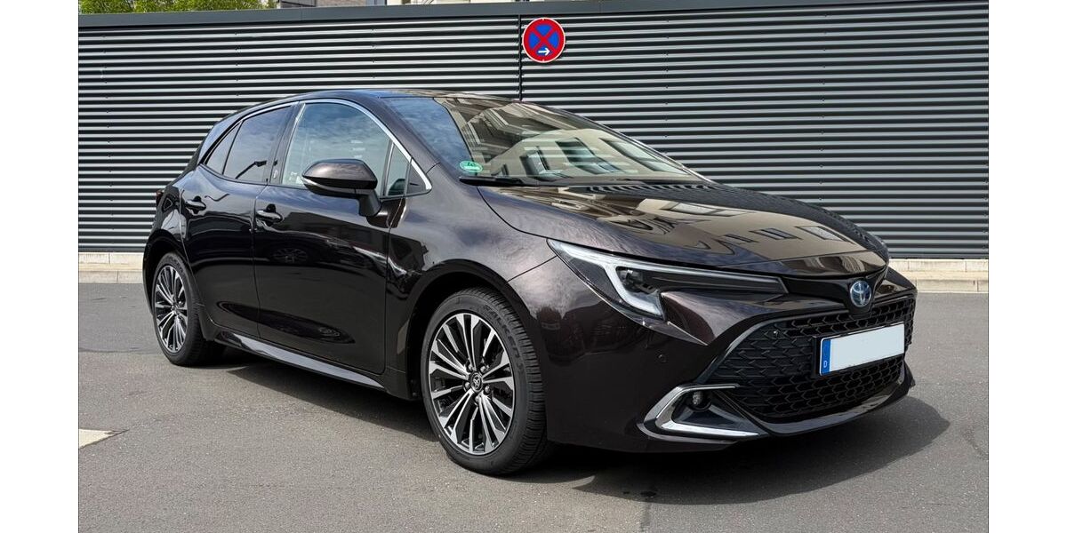 Toyota Corolla 56.452 km 22.490 &euro; Bergisch Gladbach 51426
