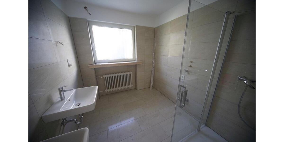 Einfamilienhaus Wuppertal Dönberg - 10 Zimmer, 304 m&sup2;, 3.100&euro; | Angebot:24477426