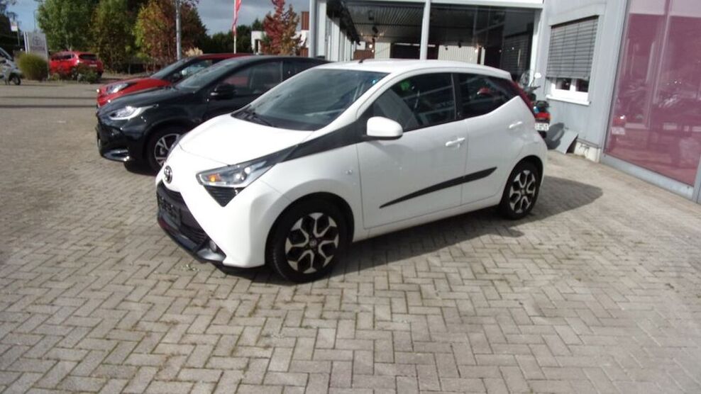 Aygo (X)
