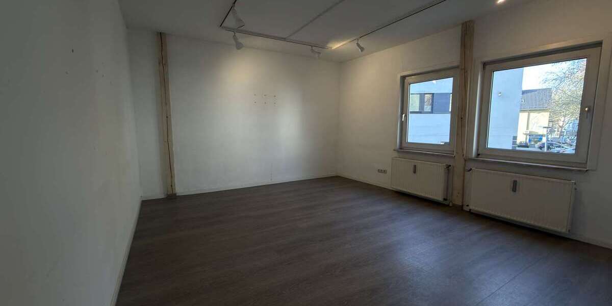 Großes Büro- und Praxisfläche in Hattingens Altstadt mit IT-Raum, LAN, Seminarraum und Gartennutzung - Gewerbeobjekt Hattingen Baak | Angebot:24705235