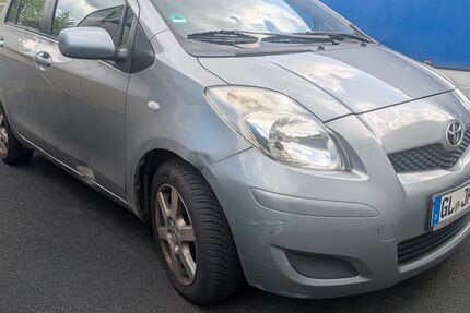 Toyota Yaris 273.000 km 2.000 &euro; bergisch gladbach 51467