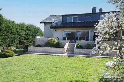 Haus Solingen Central - 5 Zimmer, 195 m&sup2;, 550.000&euro; | Angebot:26196787