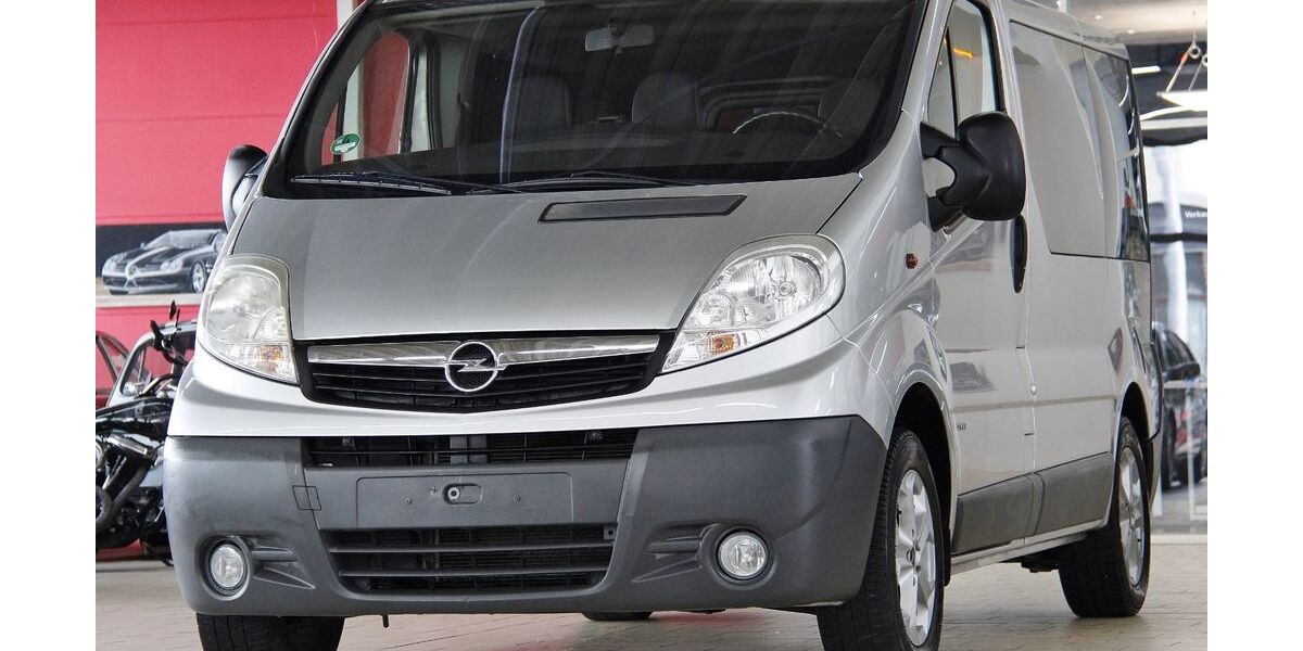 Opel Vivaro 83.000 km 14.850 € Köln 50739