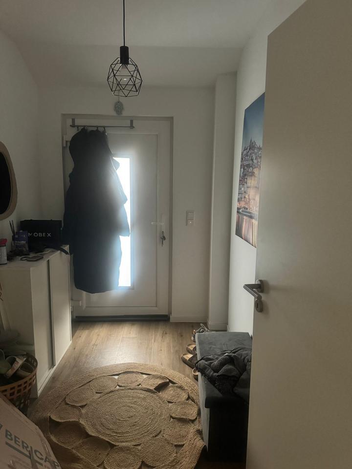 Moderne 3-Zimmer-Wohnung mit Balkon & Garage zimmer