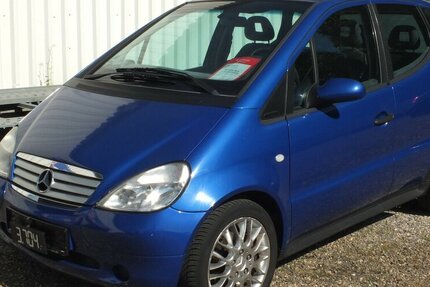 Mercedes-Benz A 190 AVANTGARDE AUTOMATIK KLIMA TEILLEDER 173.215 km 3.150 &euro; Köln 50858