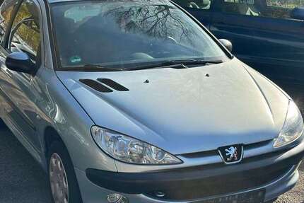 Peugeot 206 123.000 km 1.290 € Essen 45145