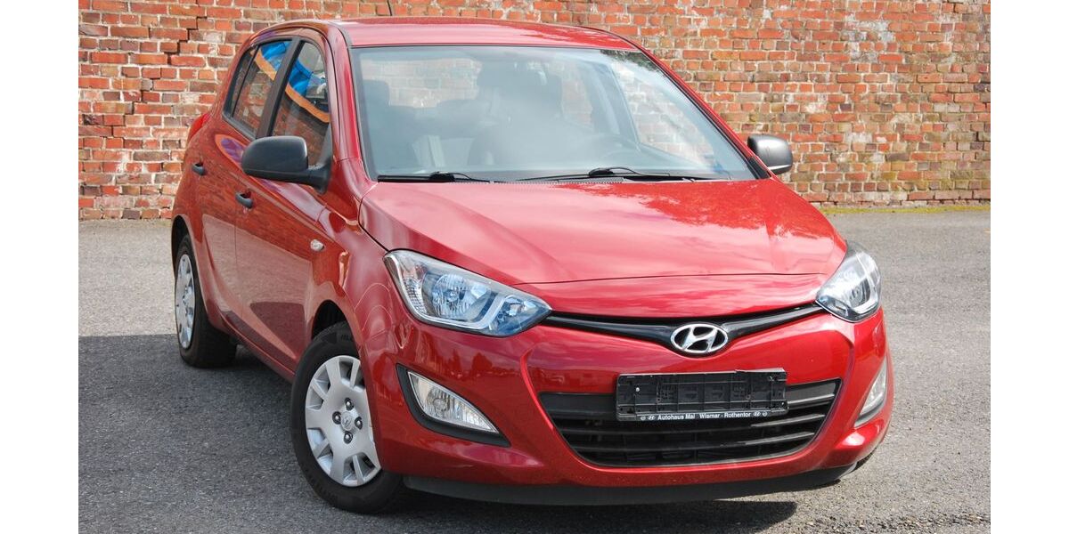 Hyundai i20 82.200 km 8.400 € Düsseldorf - Bezirk 8 40231