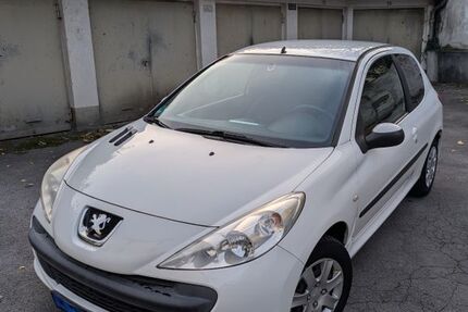Peugeot 206 126.000 km 2.900 € Essen 45131