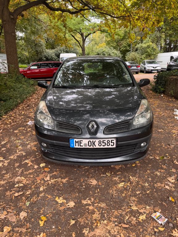 Renault Clio 196.000 km 1.000 € Koln 51105