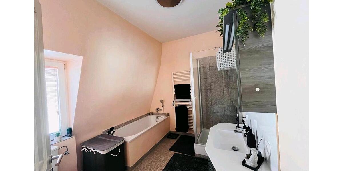 Dachgeschoßwohnung Bergisch Gladbach Alt-Frankenforst - 2 Zimmer, 81 m&sup2;, 370.000&euro; | Angebot:27263713