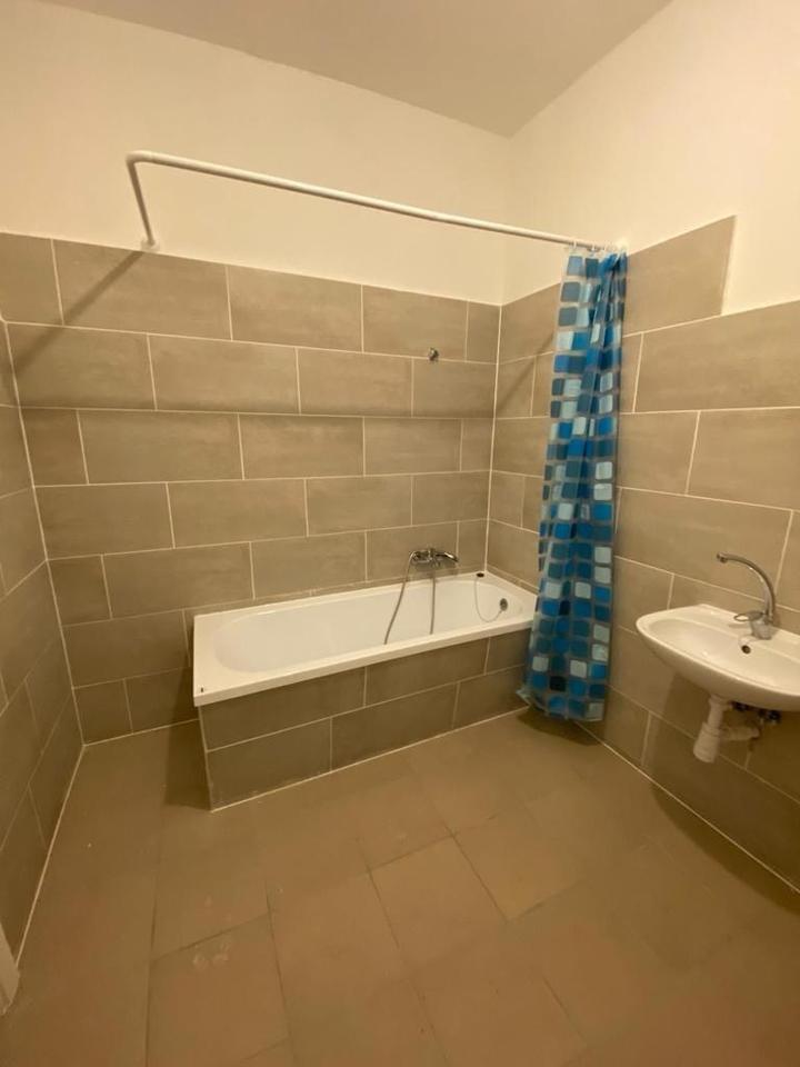 13-Familienhaus + 1 Gewerbeeinheit | Fast fertig renoviert | zimmer