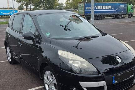 Renault Scenic 198.116 km 3.450 € Düsseldorf 40599