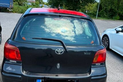 Toyota Yaris 218.970 km 850 &euro; Neuss 41462